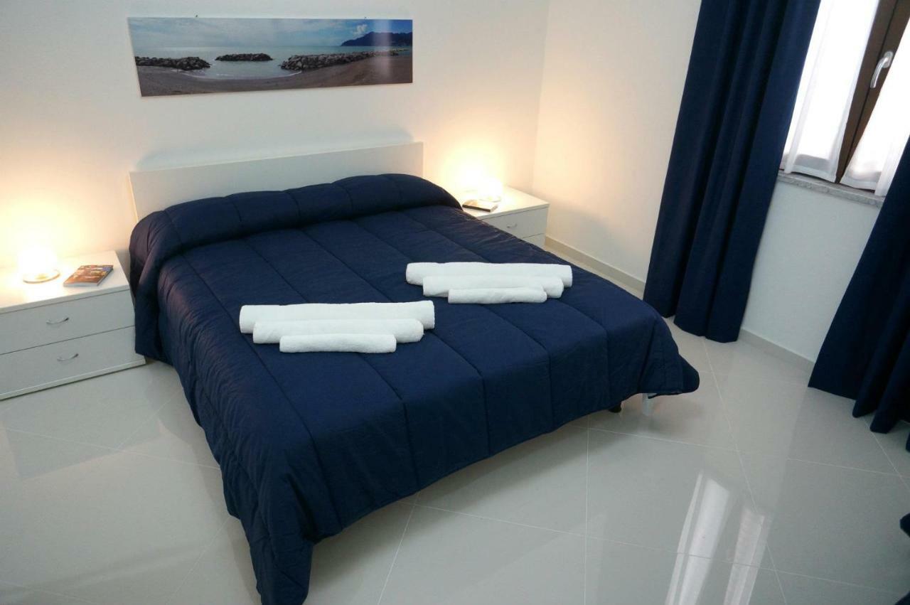 Al Porticciolo Bed & Breakfast Salerno Eksteriør bilde