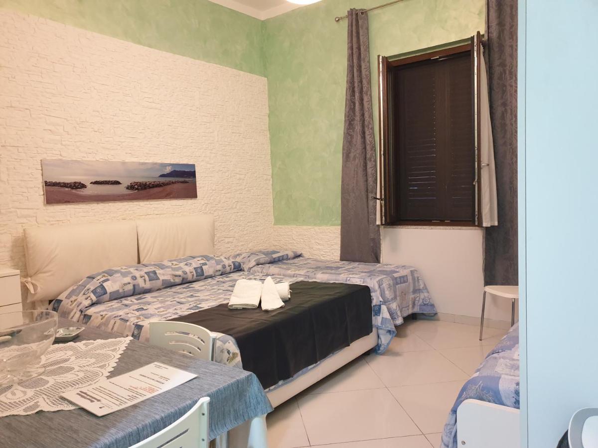 Al Porticciolo Bed & Breakfast Salerno Eksteriør bilde